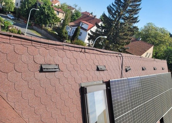 Výměna  plastových krytů odvětrávacích otvorů na střeše
